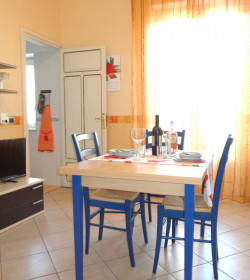 Monolocale In Centro Tuttialmare